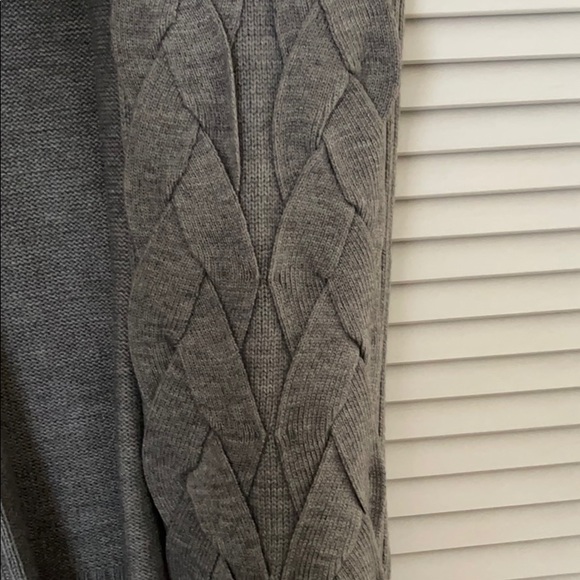 Love Token Fox Fur Trim Sweater Sz XS - Picture 9 of 9